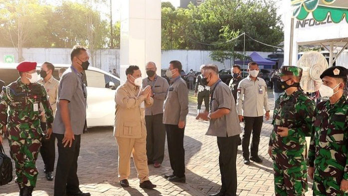 Menhan Prabowo Kunjungi Pabrik Perancang Pesawat Tempur di Surabaya